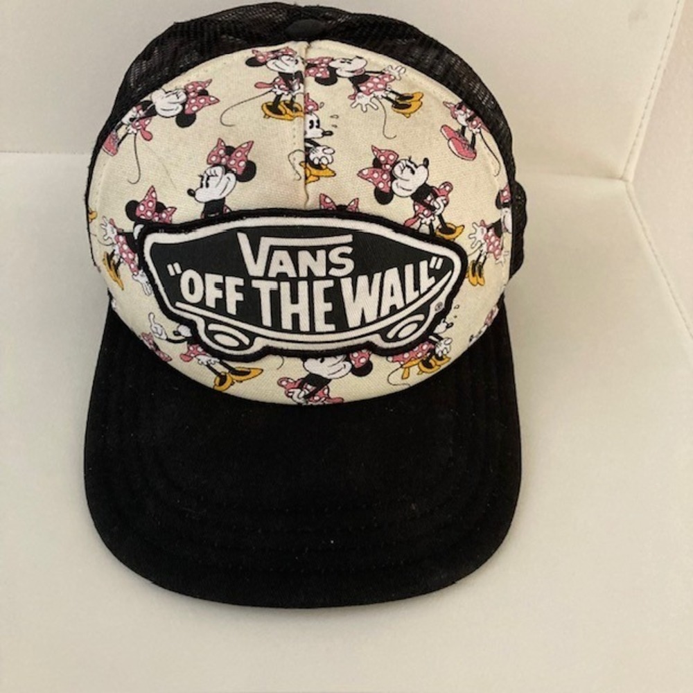 Disney Mini Mouse Vans Off The Wall Hat